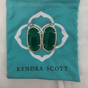 Kendra Scott Danielle earrings in Emerald